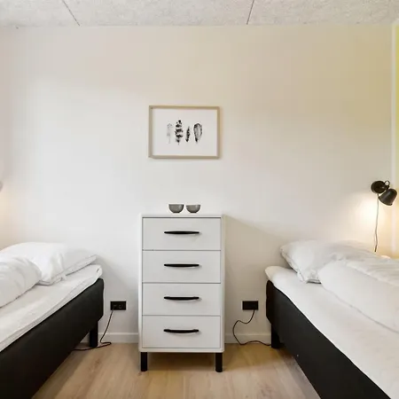 Vojdanka - 50m From The Sea By Interhome Appartement Rønne