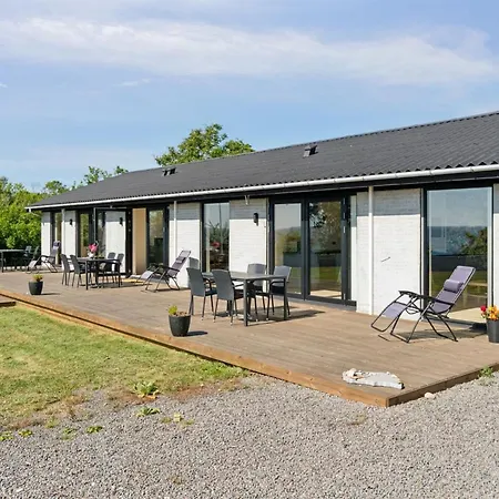 Vojdanka - 50m From The Sea By Interhome Appartement
